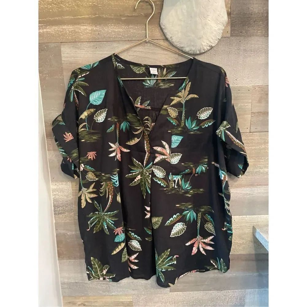 Old Navy black tropical print cotton pull over blouse w/folded sleeve and small